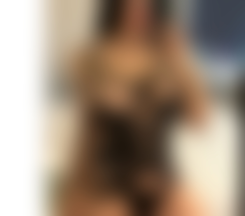 Escorts Cardiff Roath - Cardiff - Photos for Leyla new girl to town party girls 24 hour